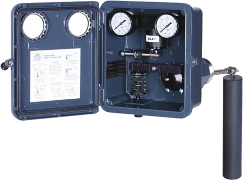 Dyna-Flo 4000 pressure controller and 5000 level controller